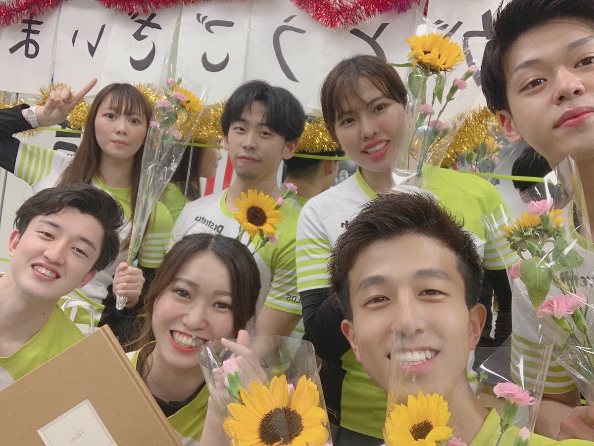 reina_nezu's tweet photo. ３年３ヶ月のなんばウォークでの勤務が終わりました😭
沢山の出会いがあって色んな感情を共にできて、そして何より色んな方に支えていただきました🙇‍♀️

最後までたくさん笑って泣いて、、、
手紙書いてサプライズしようと思ったらみんなからの手紙で泣かされました。笑

ありがとうございました🐭🌻��️ https://t.co/Hfpvwzv1X8