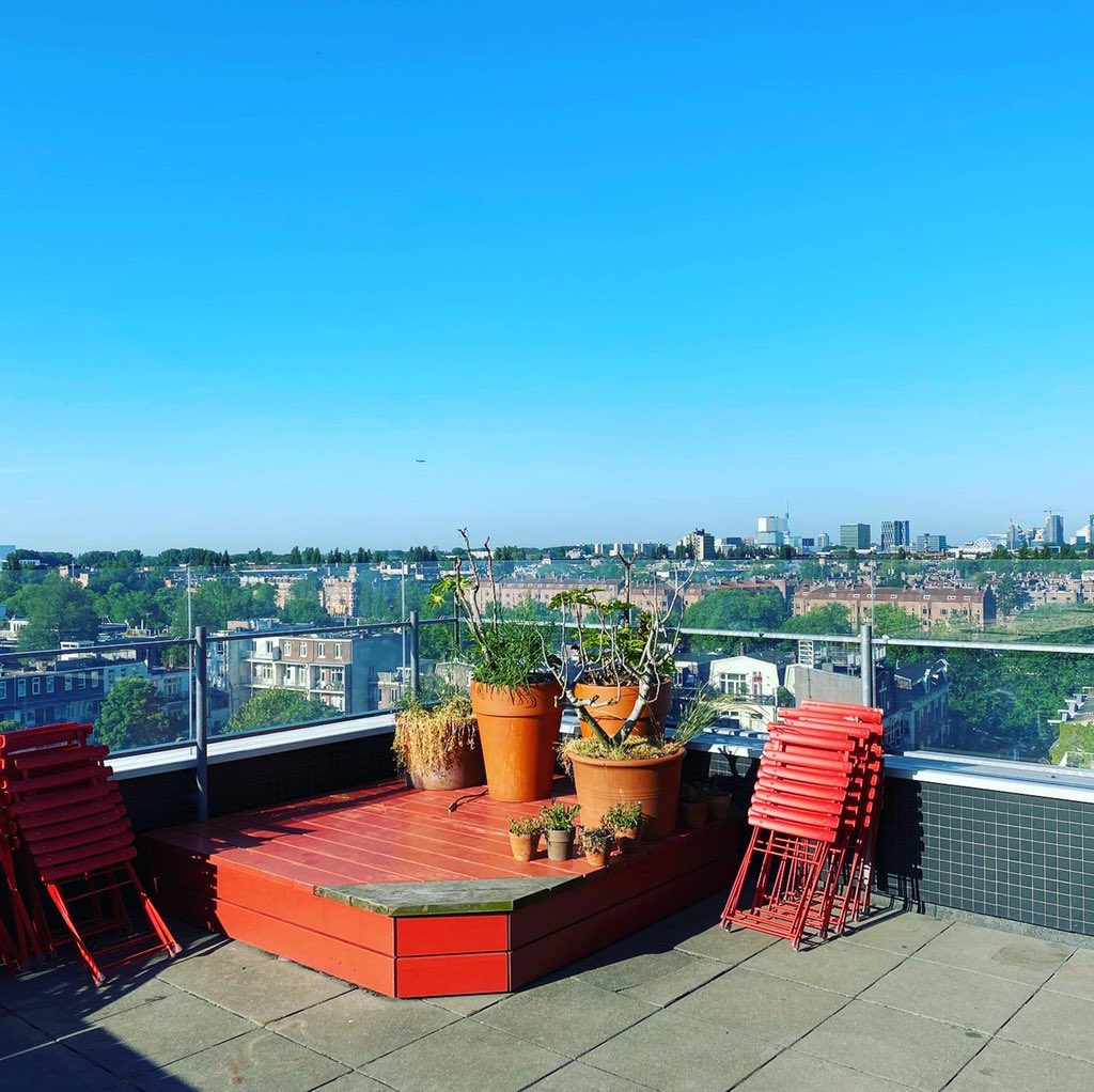 Paluxnl's tweet photo. We zijn begonnen met het demonteren van de oude gaskeuken bij Volkshotel in Amsterdam. Binnenkort komt hier de nieuwe Palux Hybride FunctionLine keuken op maat … 

#vanhetgasaf #hybride #keukens #palux #volkshotelamsterdam https://t.co/eaUMxoDbWZ