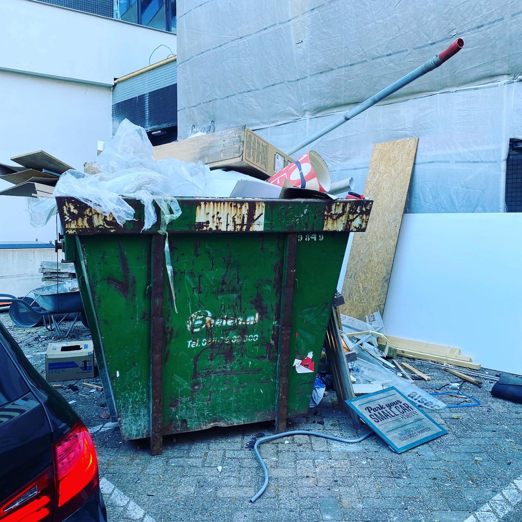 Paluxnl's tweet photo. We zijn begonnen met het demonteren van de oude gaskeuken bij Volkshotel in Amsterdam. Binnenkort komt hier de nieuwe Palux Hybride FunctionLine keuken op maat … 

#vanhetgasaf #hybride #keukens #palux #volkshotelamsterdam https://t.co/eaUMxoDbWZ
