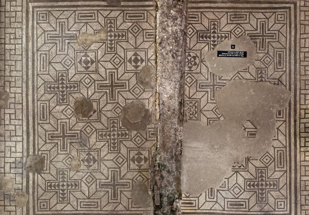 romanpalace's tweet photo. What's more awesome than our "Box and Crosses" mosaic?

This needlework replica of it, that's what. 

Made by one of our volunteers, who is also awesome. https://t.co/ajavGWM372