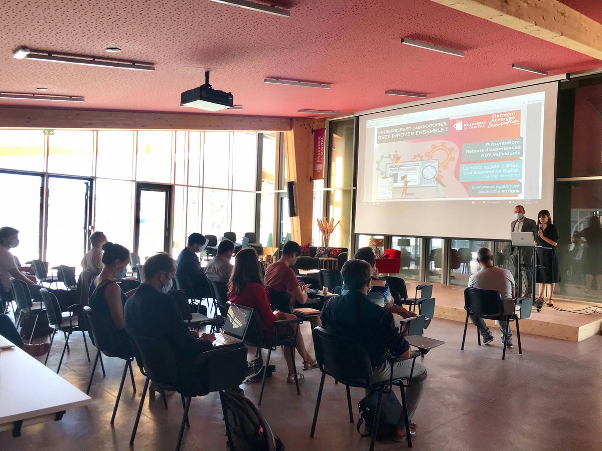 #EnDirect de l’événement "Entreprises et laboratoires, osez innover ensemble", coorganisé par <a href="/brasseriedigit/">La Brasserie du Digital</a> et <a href="/CAI_Clermont/">Clermont Auvergne Innovation</a> !
▶ Au programme : témoignages d’entreprises locales, temps d’échanges et RDV individuels avec CAI ! 🚀
Merci aux participants et aux intervenants 👍
