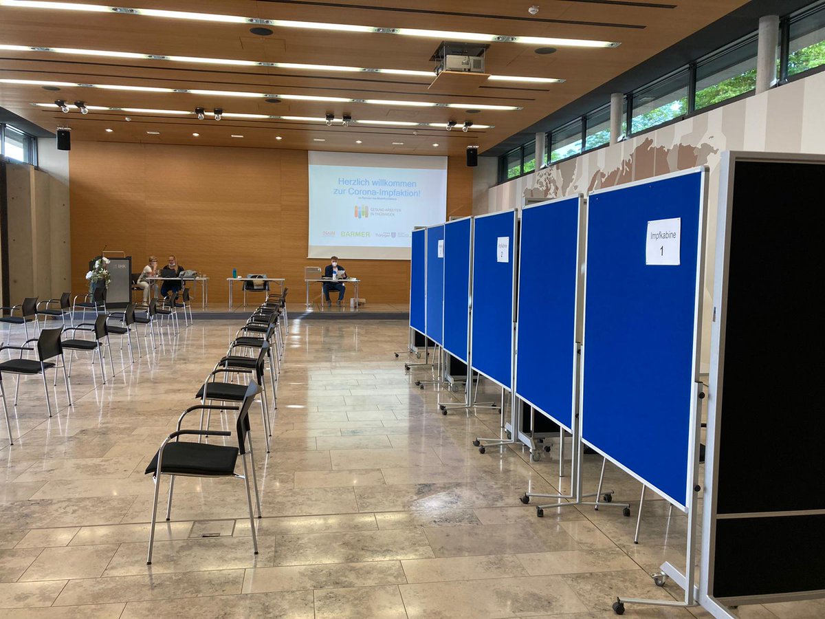 DGAUM_GAIT's tweet photo. Gleich geht es los! Heute starten die Impfaktionstage in Thüringen. Das Projekt „Gesund arbeiten in Thüringen“ ermöglicht es, dass auch kleinere und mittlere Unternehmen ihren Beschäftigten Impfungen gegen Corona anbieten können.  @BARMER_TH  @IHKErfurt  @SozialesTH https://t.co/D1D4BBaYJw