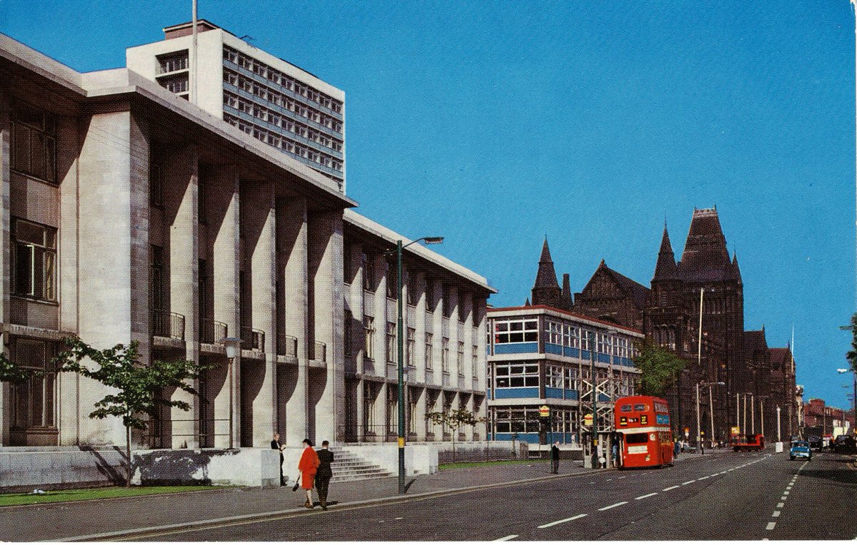 Hugh Jones (@hughjconsulting) on Twitter photo Good morning! #HigherEducationPostcard on 15.6.21 shows <a href="/OfficialUoM/">The University of Manchester</a> <a href="/ManchesterSU/">University of Manchester Students’ Union</a> - it's the union and refectory on Oxford Road
The Students' Union moved into the building shown in 1957. Judging by the tree and the blue car, this card dates from not long after. Good morning! #HigherEducationPostcard on 15.6.21 shows <a href="/OfficialUoM/">The University of Manchester</a> <a href="/ManchesterSU/">University of Manchester Students’ Union</a> - it's the union and refectory on Oxford Road
The Students' Union moved into the building shown in 1957. Judging by the tree and the blue car, this card dates from not long after.