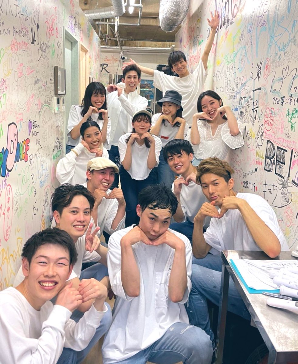 昨日は2ヵ月振りのSHOW DINERでした!!お越し下さった皆様ありがとうございました✨
次の出演は6/30(水)です!!初の他曜日への出演にドキドキワクワクですが楽しみです🤍頑張ります!!!

#SHOWDINER
#アキバスクランブル
#月曜からはじマンデー
#緋色のヒーローズ
#❤️🌙🤡