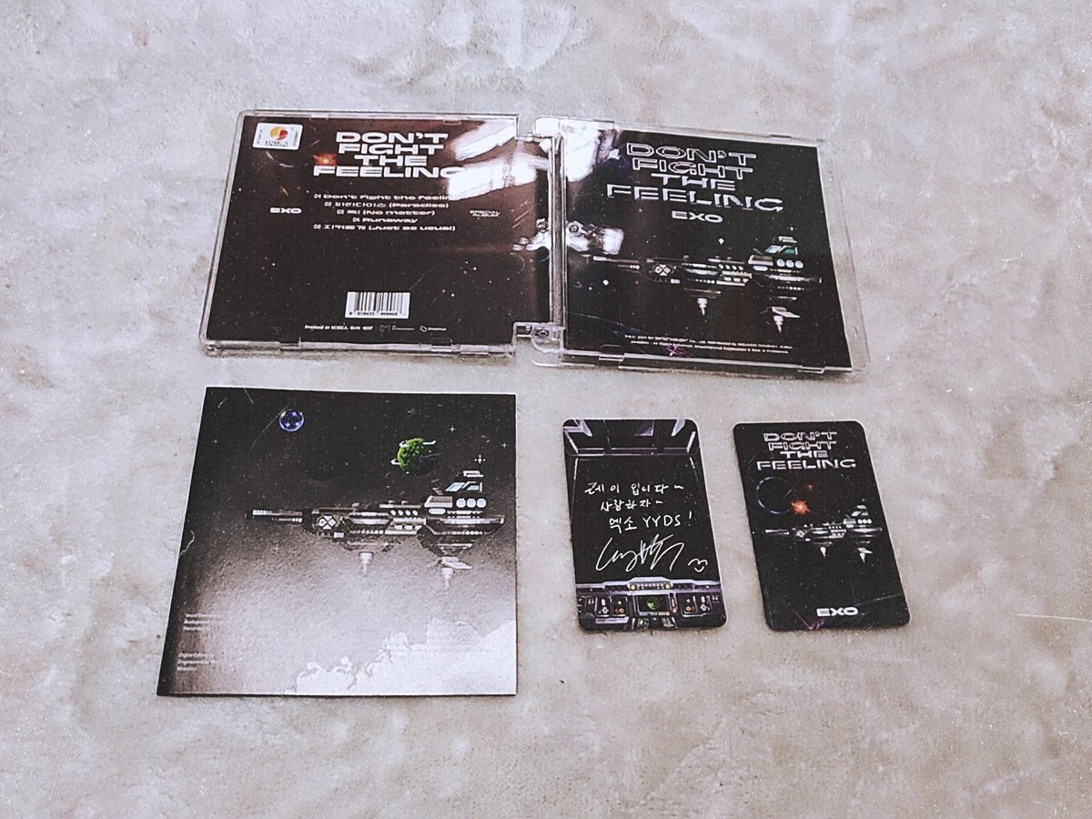 JustForXingVN's tweet photo. Great!!! It's the 1st time I've unboxed group album and open the 1st album I got LAY's card 
So lucky, can buy LIT and get LAY's card 
#LAY_OnRadar #EXO 
#DONT_FIGHT_THE_FELLING https://t.co/BV301uZqCd