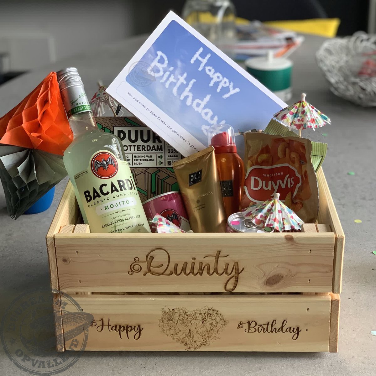 SigncraftNL's tweet image. 🎂Dubbel feest vandaag! Waanzinnige Jeroen, Jeffrey en Quinty zijn jarig...

#happybirthday #timeflies #nogvelejaren #lekkerblijvenplakken #😘