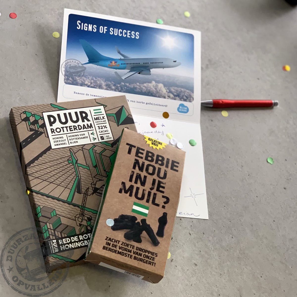 SigncraftNL's tweet image. 🎂Dubbel feest vandaag! Waanzinnige Jeroen, Jeffrey en Quinty zijn jarig...

#happybirthday #timeflies #nogvelejaren #lekkerblijvenplakken #😘