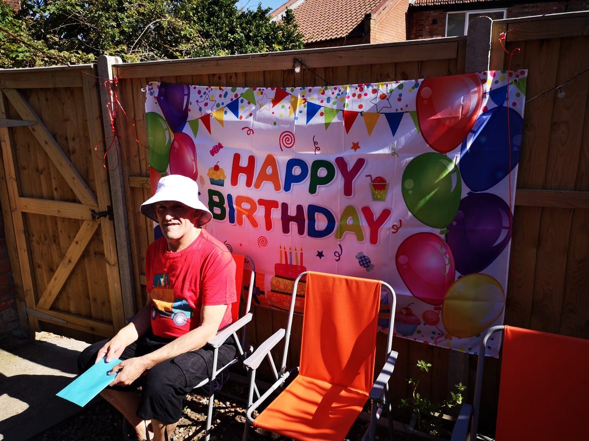 JeesalGroup's tweet photo. Happy Birthday Stan 🍰

#birthday #cake #party https://t.co/ZWJXAuoUXp