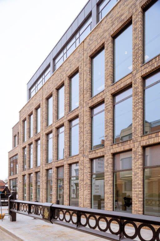 bandkbuild's tweet photo. The development provides an impressive 48000 sqft contemporary HQ office building located in the heart of #Windsor, a vibrant and thriving commercial centre steeped in royal heritage. #onevictoriastreet #BKBS https://t.co/ictCepoXTn