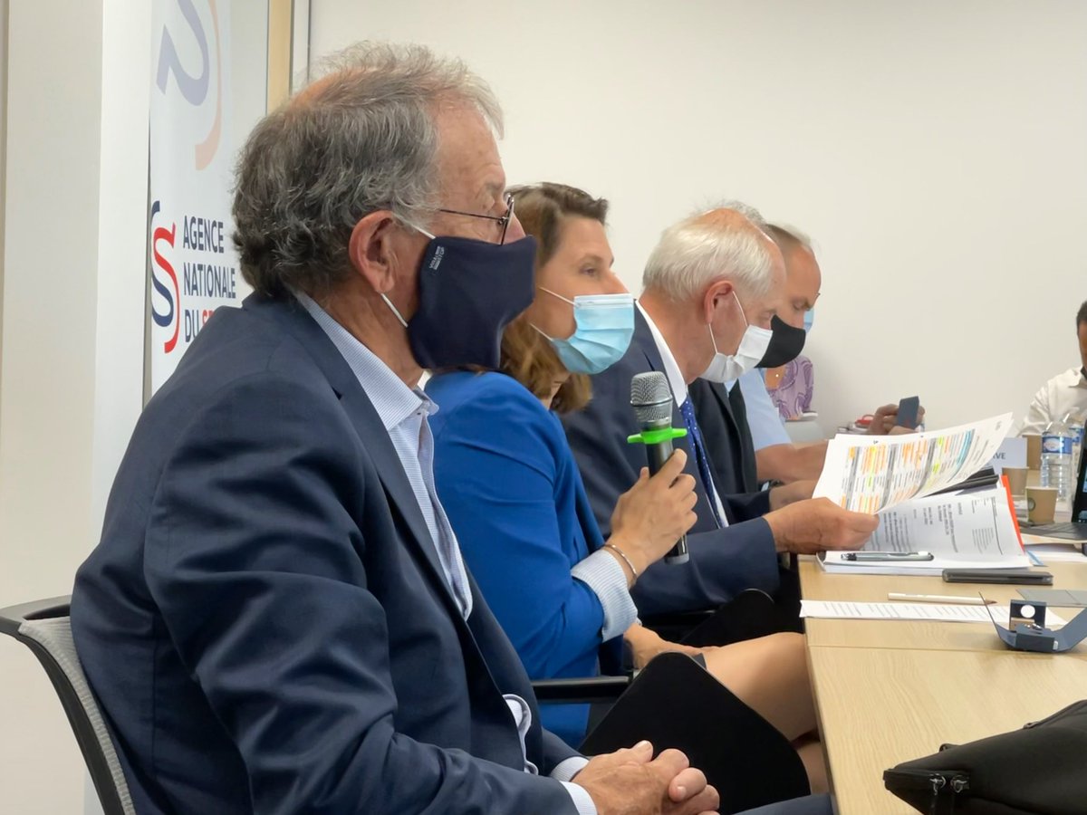 Sports_gouv's tweet image. Ce matin, la ministre @RoxaMaracineanu assiste au Conseil d’Administration de l’@Agence_du_Sport. L’occasion de faire le point sur les réformes menées dans le domaine du #sport.