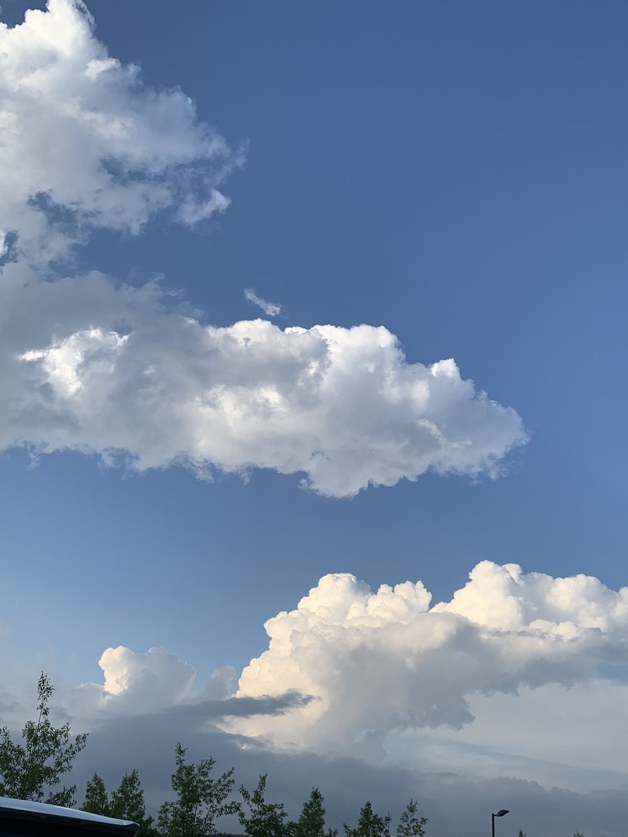 入道雲かな 入道雲かな