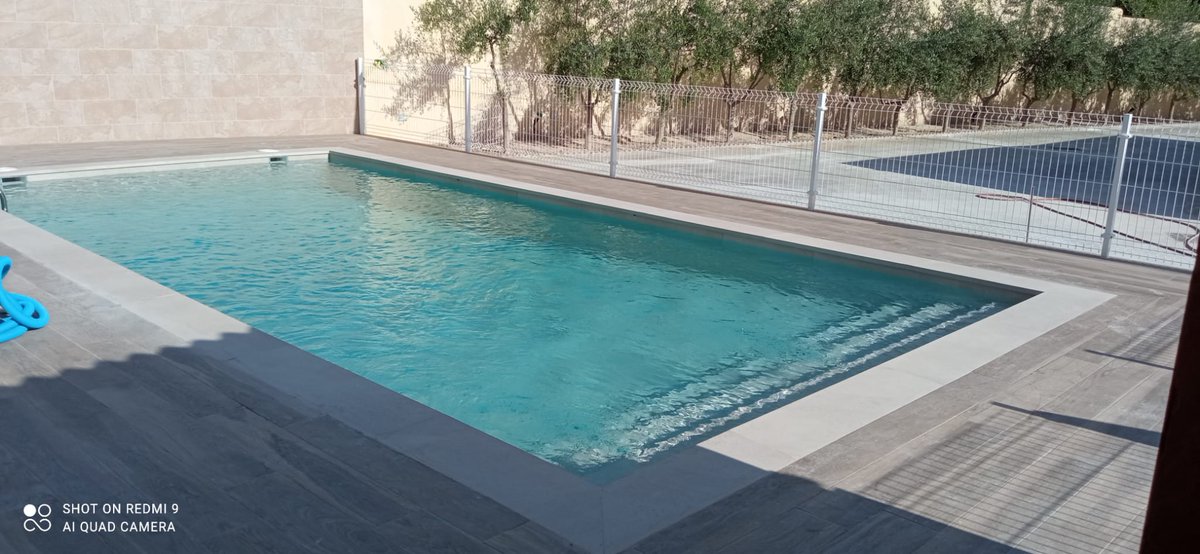 Big_Mat_Rod_Olm's tweet photo. ¡Nueva piscina con porcelánico! 💦🏊🏻‍♀️

Uno de nuestros clientes nos envía estas bonitas fotografías de su piscina recién terminada con nuestro gres porcelánico. 📸

El gres porcelánico no pierde sus propiedades y es el mejor aliado del agua y la humedad. 💧
#BigMat #RodriguezOlmos https://t.co/5kmbn7ZBff
