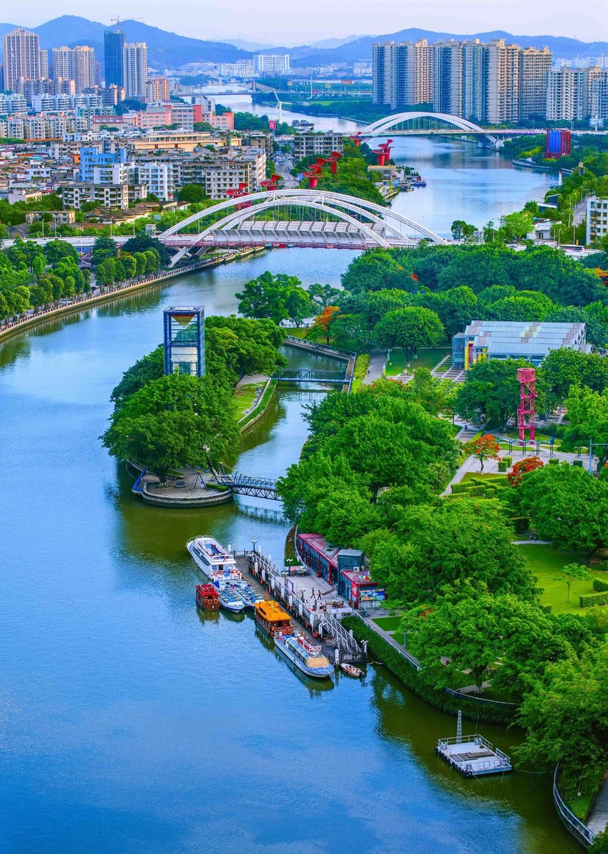 ThisisZhongshan's tweet photo. The #Zhongshan Association of Enterprises with Foreign Investment and the Hong Kong Trade Development Council recently agreed to launch #GoGBA, a one-stop platform to help HK companies tap into opportunities in the #Guangdong-Hong Kong-Macao Greater Bay Area. #GBA https://t.co/szAwUAMKJD