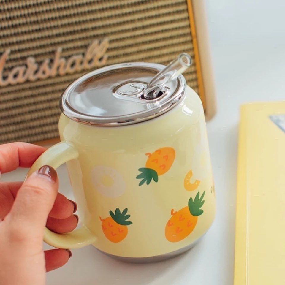 Picnics just got better with these super cute and funky drink cans. 🧺 

Perfect to add some fruitful colour to your spread. 🍋 🍊 

Shop: HomeFleek.com 

#summer #beach #summervibes #summertime #heatwave #smoothie #picnic #picnicfood #kitcheninspo #kitchendecor