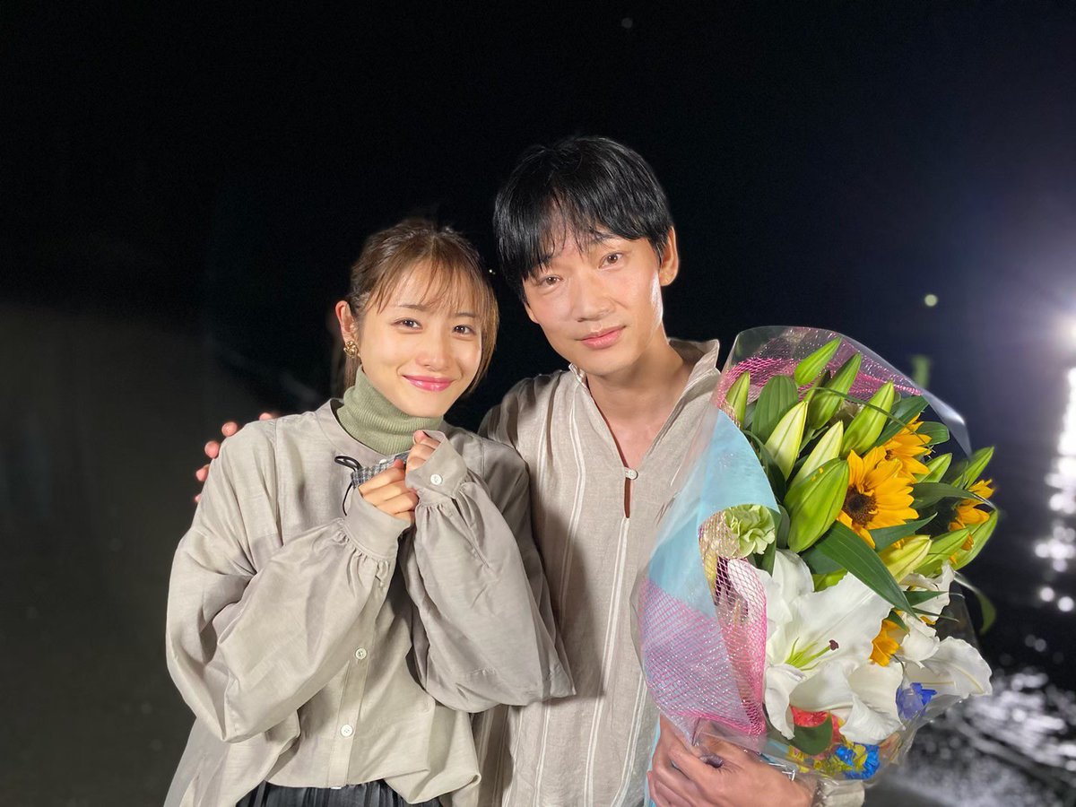 恋はdeepに 公式 恋はもっとdeepに 運命の再会スペシャル 6月16日水曜よる10時放送 倫太郎さんのクランクアップ 最後のシーンは倫太郎一人のシーンだったんです が そこにさとみさん演じる海音がサプライズで 駆けつけてくれました 恋ぷに 恋はdeepに 公式 恋はもっとdeepに 運命の再会スペシャル 6月16日水曜よる10時放送 倫太郎さんのクランクアップ 最後のシーンは倫太郎一人のシーンだったんです が そこにさとみさん演じる海音がサプライズで 駆けつけてくれました 恋ぷに