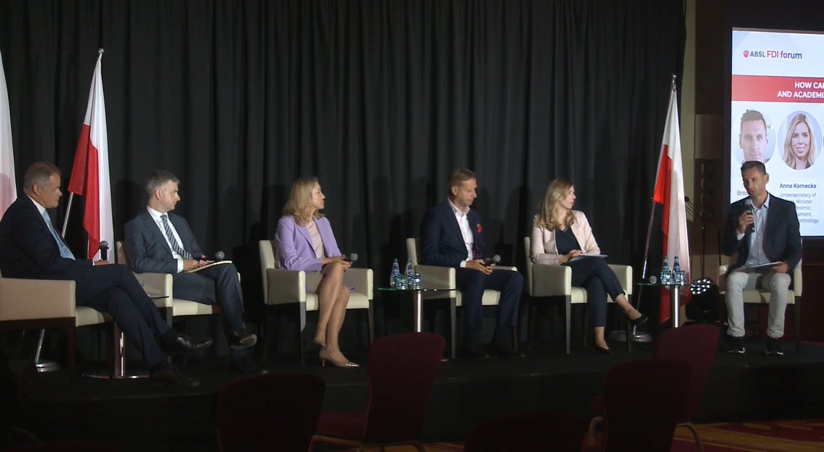 #ABSLFDI Forum: How to attract more FDI to Poland and what role will talent play in that process? Join us 👉 bit.ly/2Xttr2b #TomaszBrzostowski #AnnaKornecka #JacekBorek #IwonaDudzińska #WiktorJanicki #DanielWocial