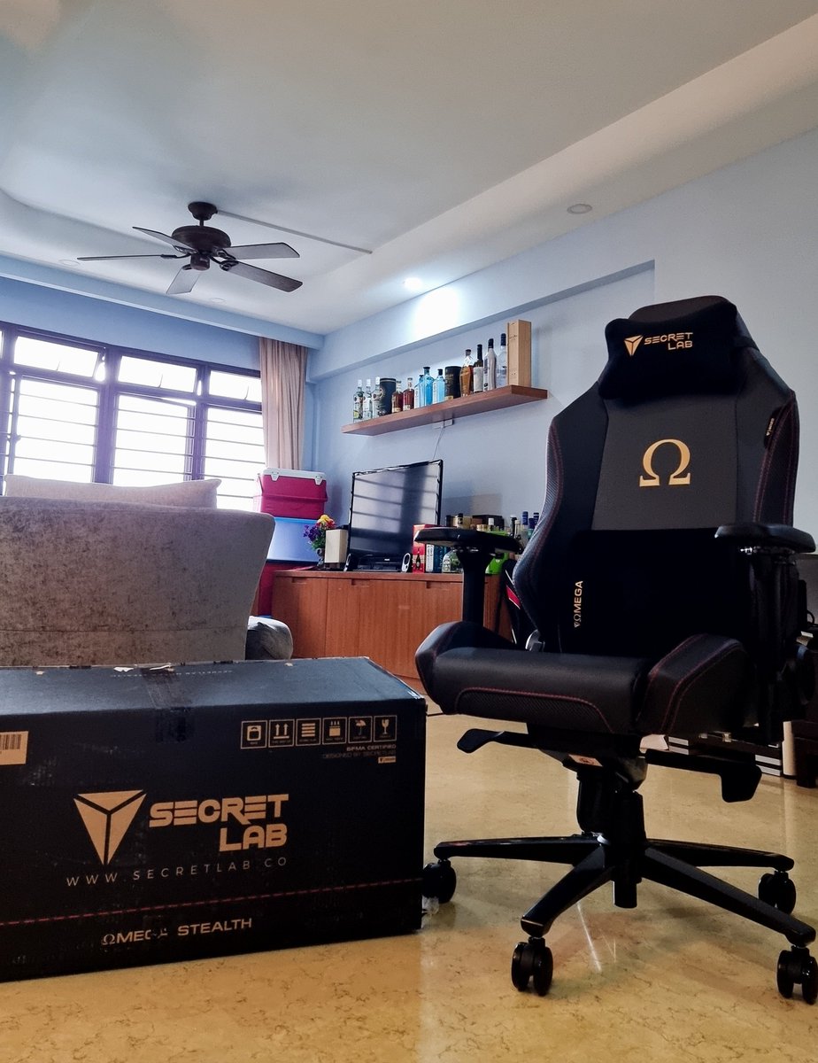 MikeCheong4's tweet photo. Love my new chair 

#secretlab https://t.co/JGukYSKfUi