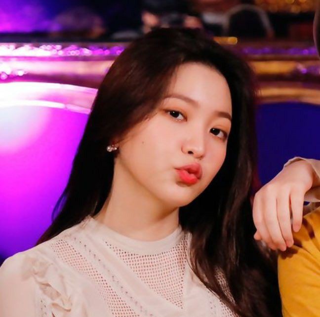 menghalo, gue Jean. gue newbie di rp twt. 
mutualan? rt
fambest? dm aja. 

#roleplayerindonesia #roleplayeraccount  #roleplayer #roleplayerindonesia