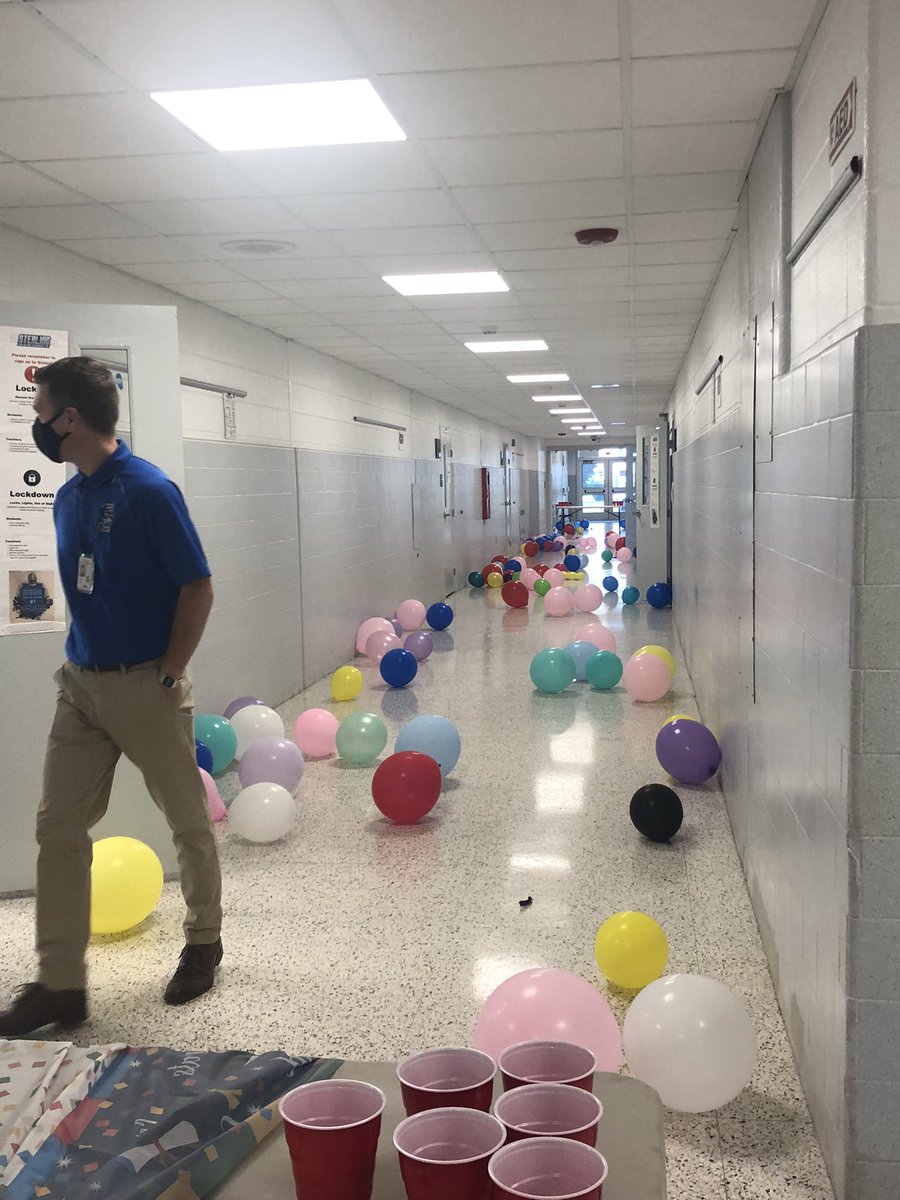 SHSclass2021's tweet photo. Who dun it?!? #seniorprank2021 #knights #sterling https://t.co/iIYfgi7JDT