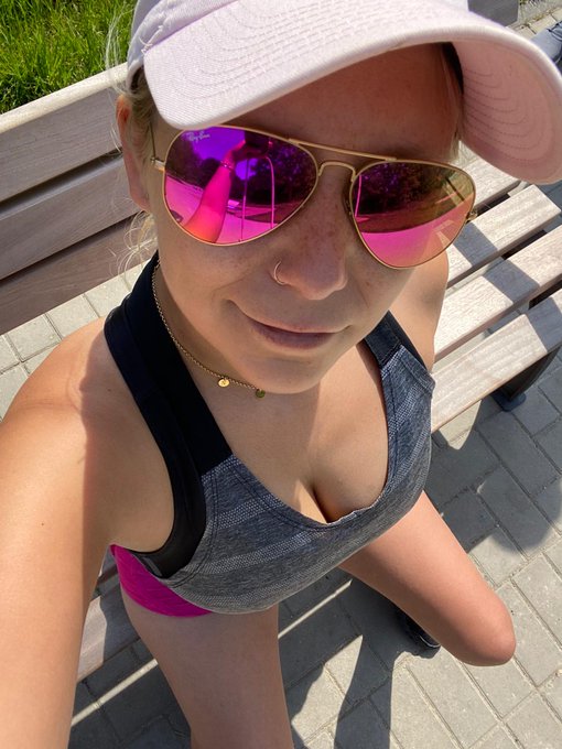 Jetzt geht es gleich los mit dem Sport. 😎✌️  Bei Insta kannst Du gleich live Dabei zu sein. 😘 https://t