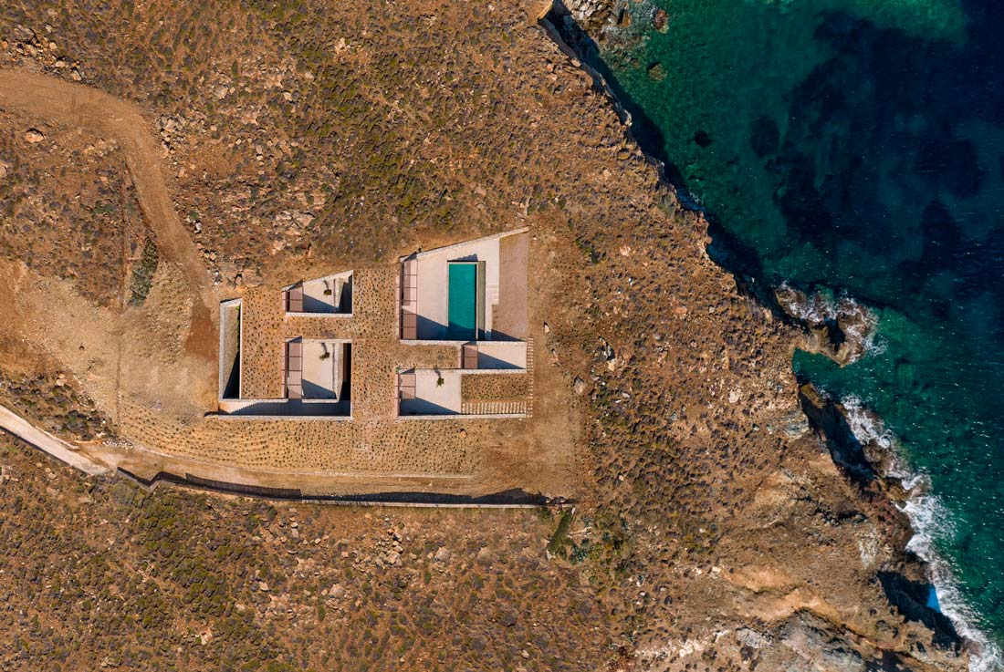 urbannext_net's tweet image. #LandformDesign #PROJECT

NCaved is located in a small secluded rocky cove seemingly hovering just above sea level.

nCaved: A Protected #Shelter
by Mold Architects in #Serifos Island, #Greece, 2020

Read more at urbannext.net/ncaved/
#Geometry #Landscape