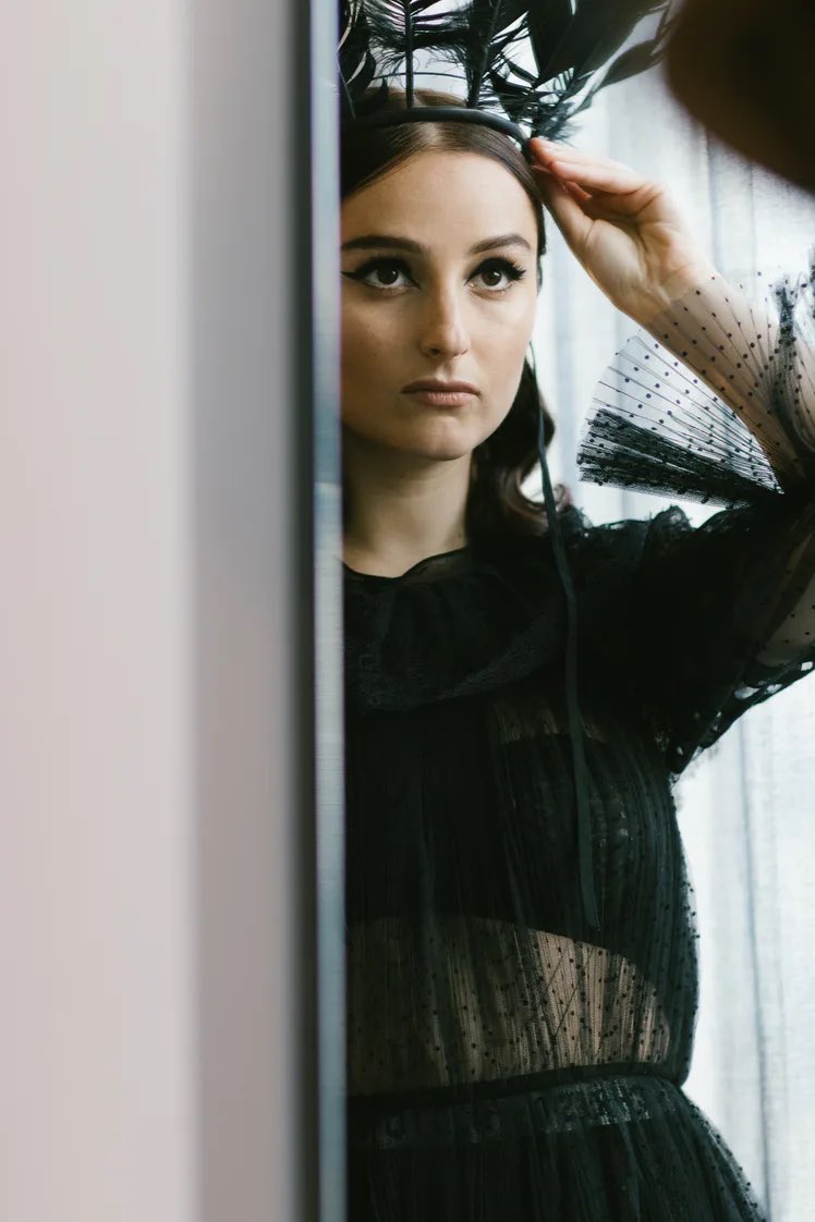 Banks_PHI's tweet photo. BANKS (@hernameisBANKS ) at 2016 Guggenheim International Gala💫 #throwback 

📷: Corey Tenold

#THEDEVILISCOMING 
THE DEVIL IS COMING https://t.co/v7T5OrJew9