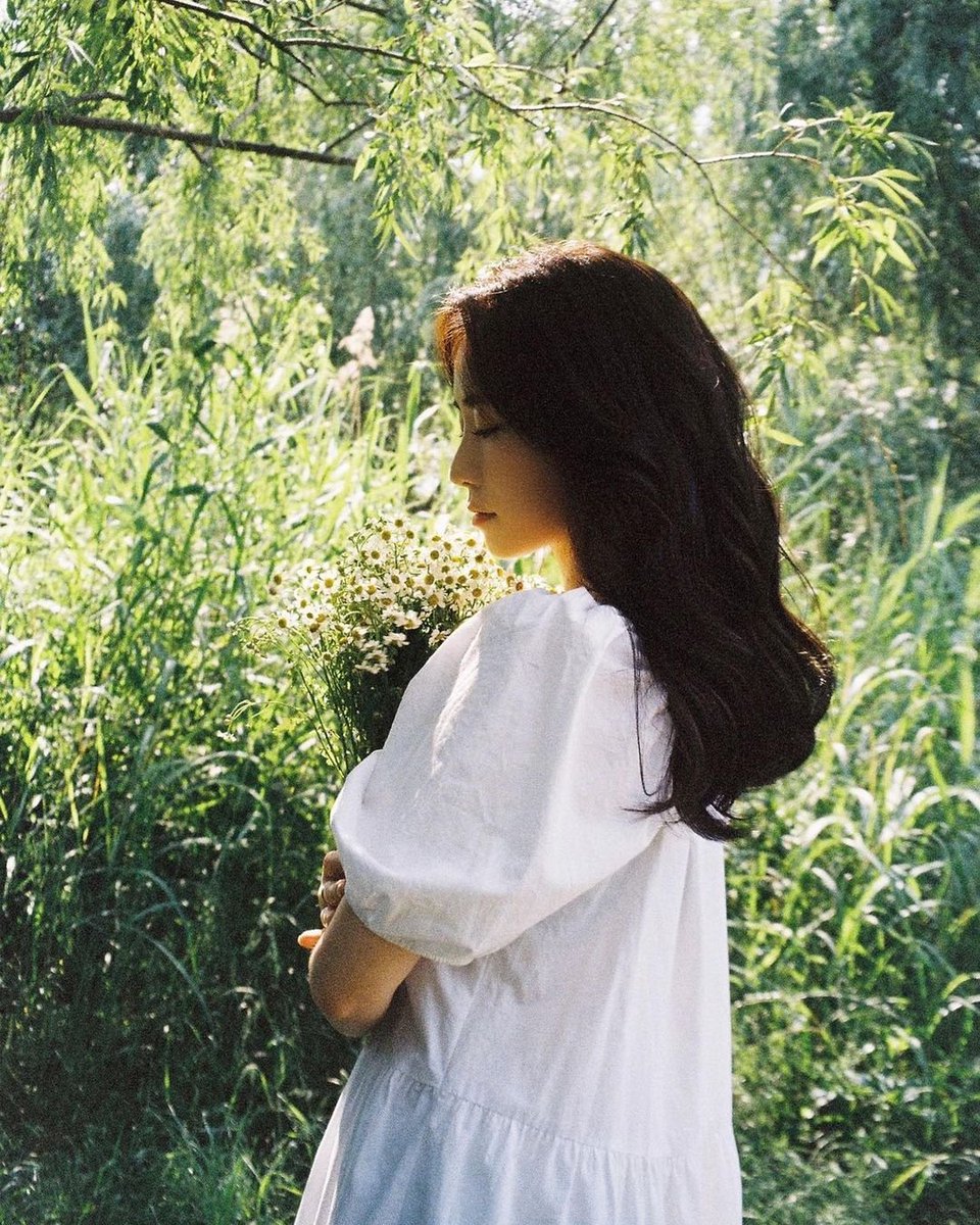 soriglobal's tweet photo. [PHOTO] 210615 Sori’s newest Instagram post! 

#SORI #KIMSORI #김소리 @KimsoriOfficial https://t.co/1YNr3fgoDP