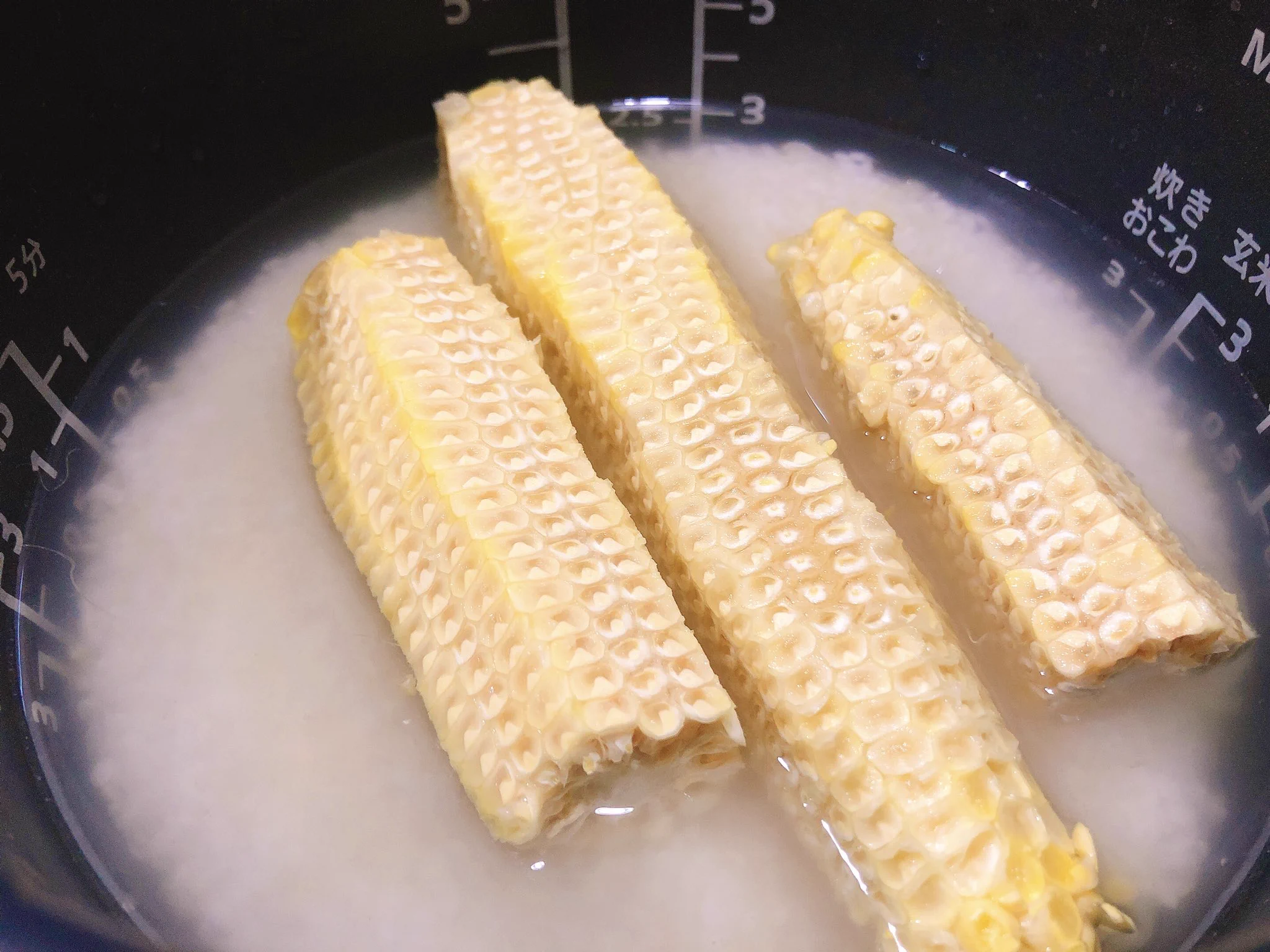 美味しそう！今の時期に作りたい、トウモロコシご飯の作り方が話題に！