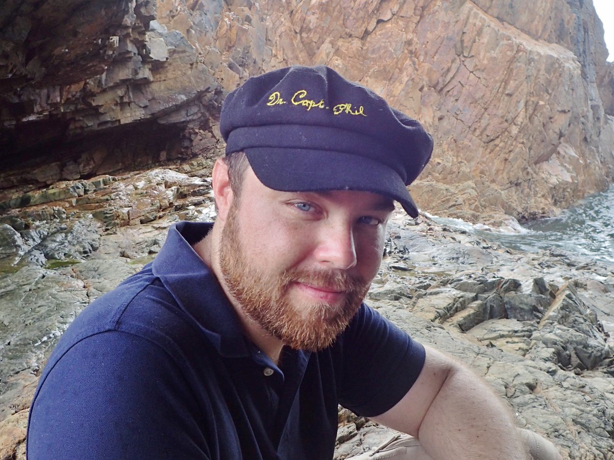 stable_isodope's tweet photo. Continuing our #labthreads!
Introducing to Twitter, @DrCaptPhil - #coralphysiologist, #marinescienceeducator, and research support for all things @stable_isodope
More to come this week: #SEDBIOME fieldwork, diving in HK's #marinereserve, and residential gardening at @SWIMSHKU https://t.co/zIlG81IFee