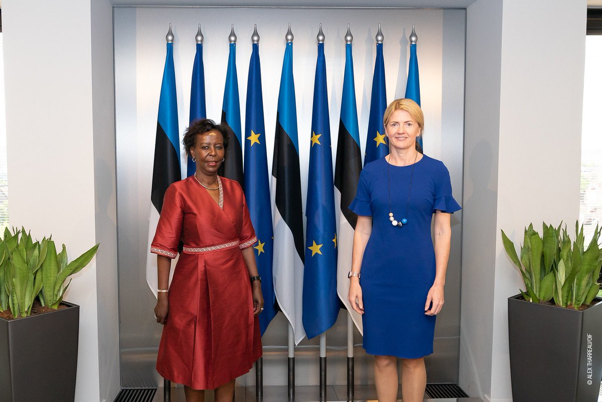 En visite officielle en #Estonie🇪🇪 <a href="/LMushikiwabo/">Louise Mushikiwabo</a> a rencontré ce matin <a href="/eliimets/">Eva-Maria Liimets</a>, Ministre des Affaires étrangères. 
Elles ont évoqué le développement de la coopération et le partage d’expérience sur les situations politiques et les services numériques dans l’espace francophone.