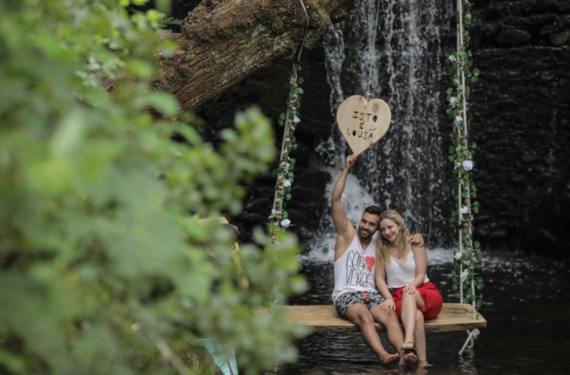aboutcentro's tweet photo. #swingroute: Burgo River Swing
Placed in a river beach, this swing is literally upon the waters! Surrounded by the amazing natural landscape of #Lousã Mountain, the #Burgo Swing is refreshing, perfect for hot Summer days. 
@visitportugal 🇵🇹

👉https://t.co/H4bnwvppu6 https://t.co/1KgKo5umOs