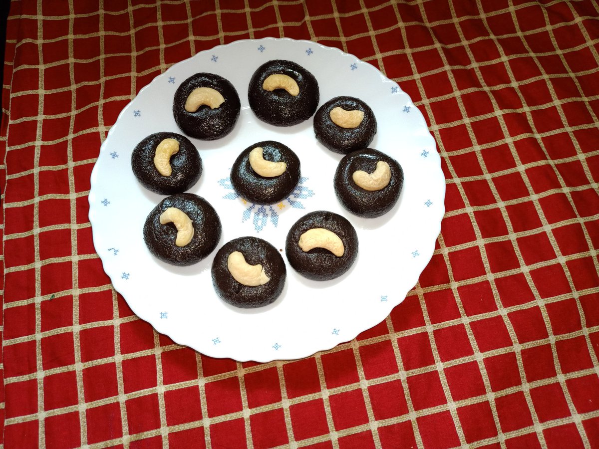 Chandanaprana's tweet photo. Oreo biscuits sandesh
#oreobiscuits #sandesh #food #youtuber #Indian #Odisha #Bhubaneswar https://t.co/n2RPeh9xe9