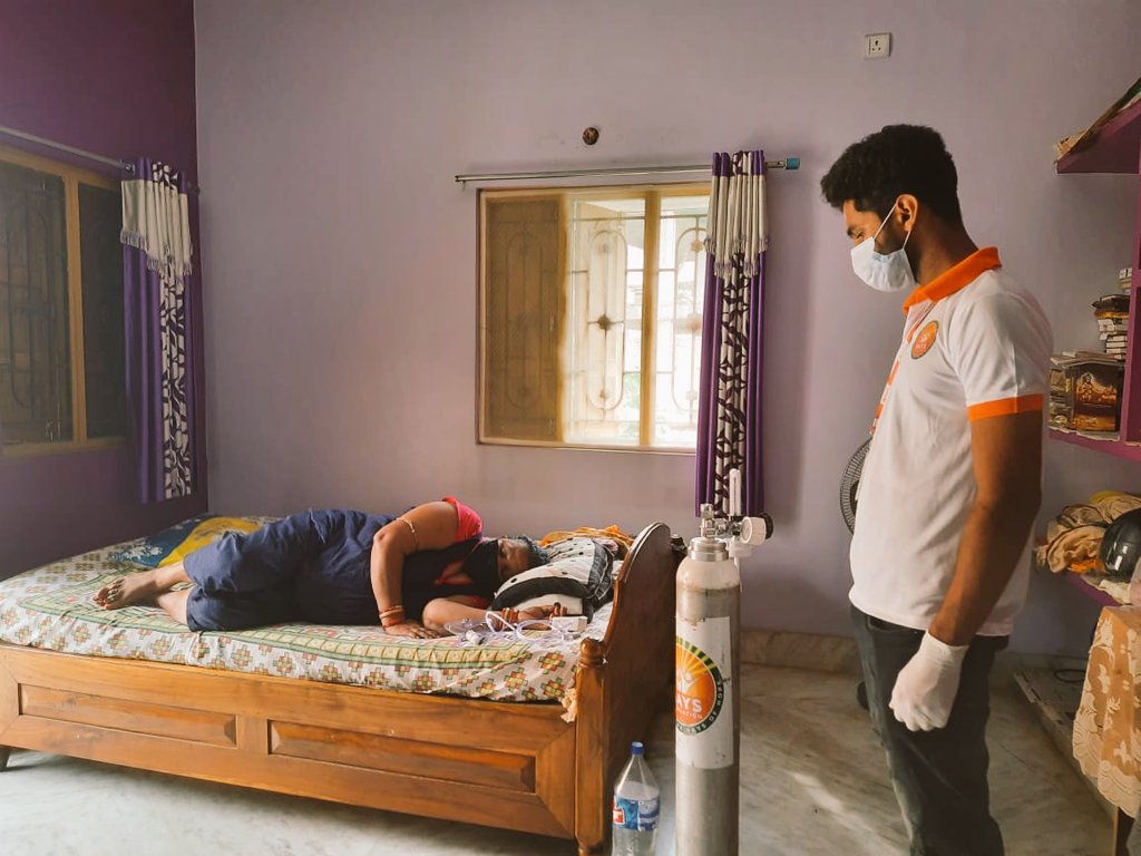 RaysFound's tweet photo. Rays foundation looking forward to helping people with oxygen support. Contact us when ever you need.
#BMC #bhubaneswar #indiafightscorona #forgoodcause #happytohelp #thereforeyou #raysofhope #spreadinghappiness #healthcareheroes #volunteer #raysfoundation #oxygencylinders https://t.co/lbSsnkWUpl