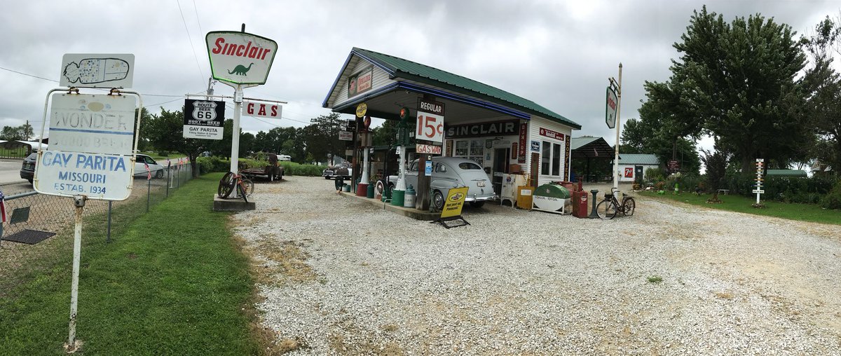 66Travelers's tweet photo. Gary's Gay Parita Sinclair Station in #AshGrove #Missouri with his motto: "Friends for life" for today's #panophotos @panophotos #Panorama
More about this place on #MissouriRoute66? Here's a great article by @nickgerlich in the @ROUTEMagazine66.
#Route66Travelers #MORoute66 https://t.co/zXKIdky6Nk