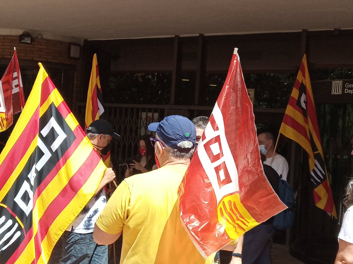 CCOOpublica's tweet photo. #StopPlaPilot
Prou abusos de poder! https://t.co/E4YyL8DSMi