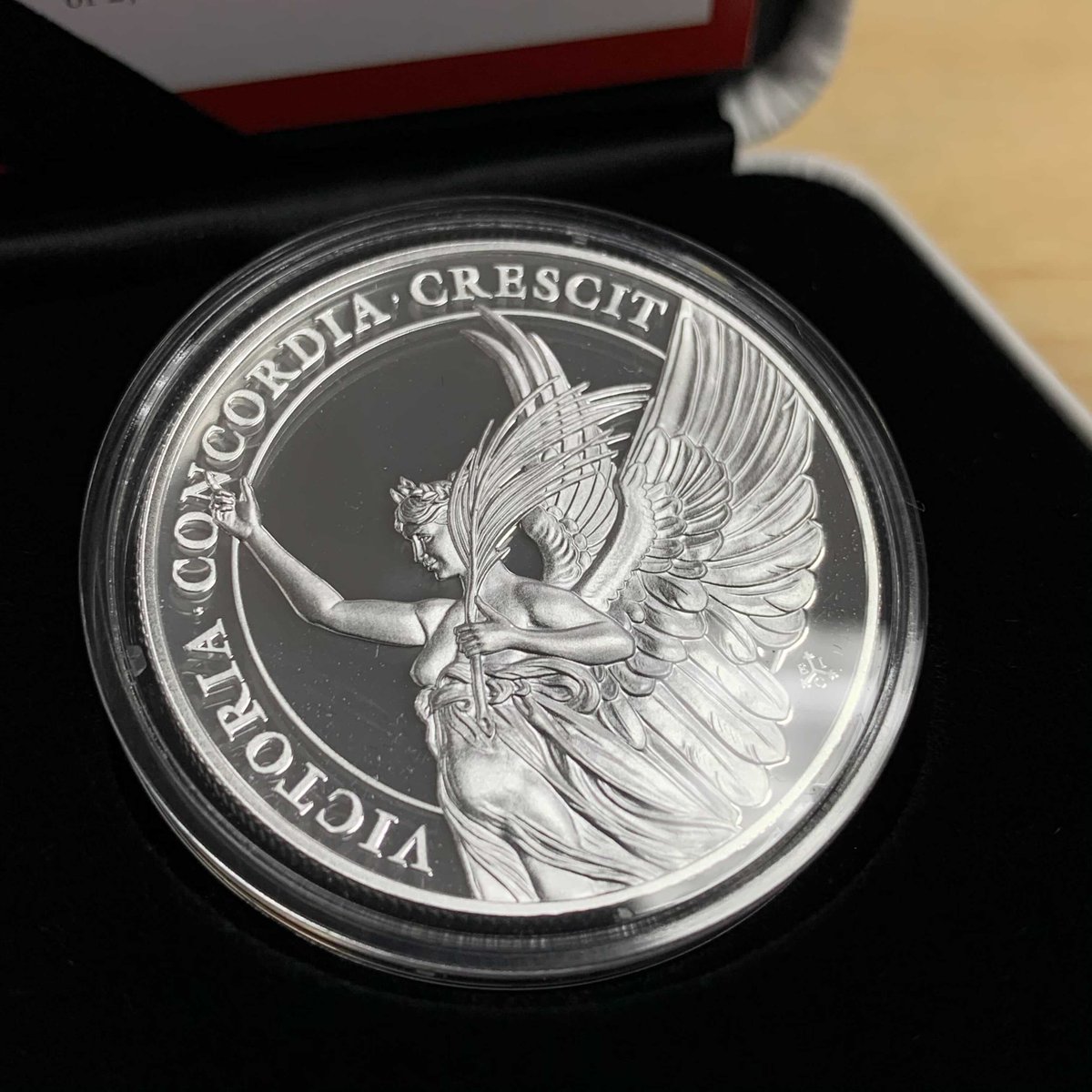 LPMCoins's tweet image. ✨ AVAILABLE NOW ✨
2021 1 oz #StHelena The #QueensVirtues - Victory .999 #SilverProof coins are back in stock. Shop now: ow.ly/zWIl50Faw8r

#LPM #LPMHK #LPMHongKong #1ozSilver #VictoriaConcordiaCrescit