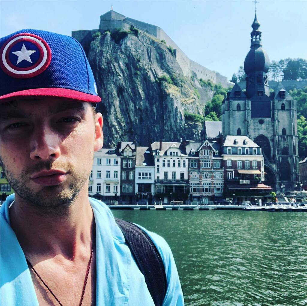 Tourist tramp #gay #dinant #potd #lesardennes #cap #usa #captainamerica https://t.co/kcj5POmi8F https://t