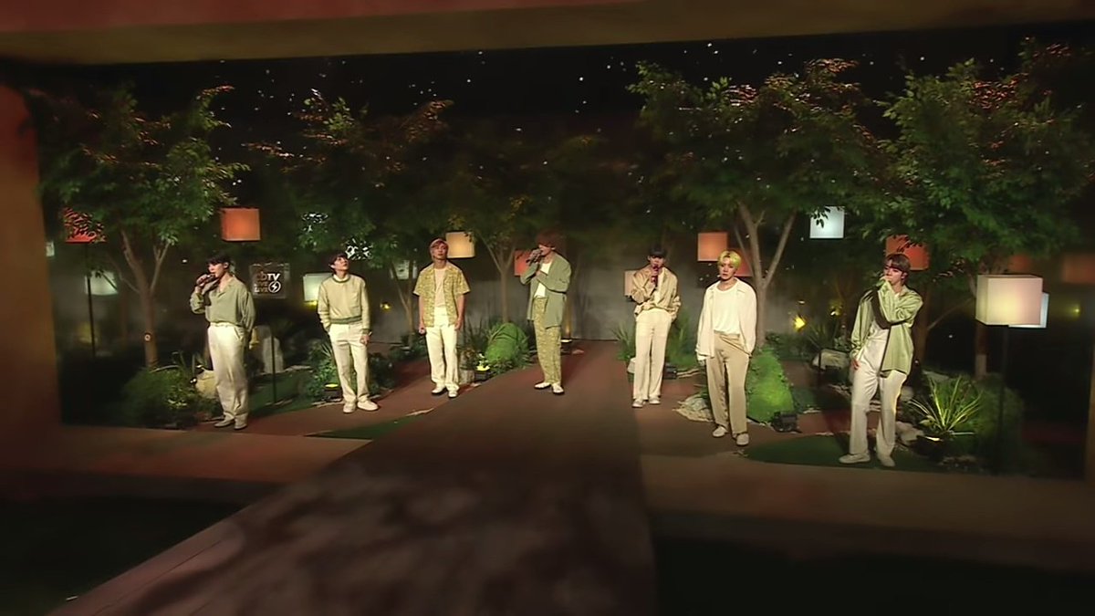 __ankitae's tweet photo. I LOVE THEM SO MUCH 😭💜
#BTS #FlimOut #CDTV #BTSTHEBEST https://t.co/GFCRWnewtL