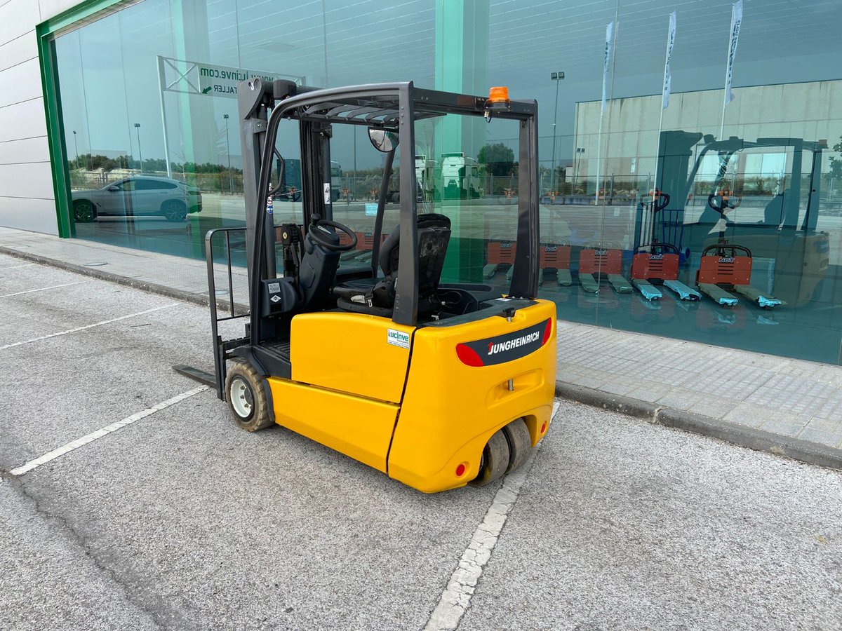 Lista para su entrega‼️ Carretilla eléctrica Jungheinrich reacondicionada en nuestras instalaciones. Gracias por la confianza en nosotros.