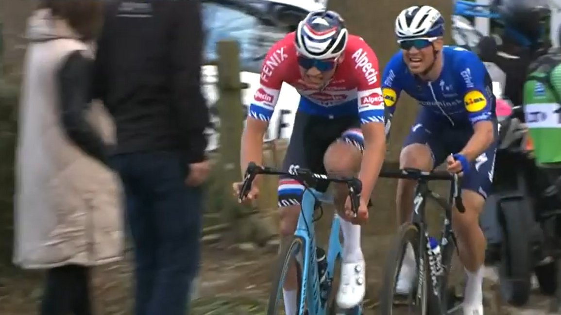 Skyblu40's tweet photo. Hay fotos que hablan...
#Cycling #fotosdeclasicomanos #Tiegemberg https://t.co/94sNekE01x