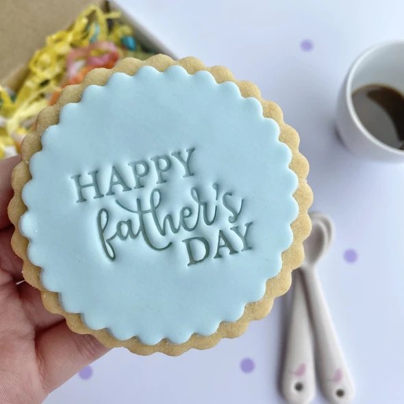 gardnersbakery's tweet photo. Father’s Day is this Sunday! Order your treats for Dad online now… https://t.co/kitc7oH4u2 We have giant cookies, cupcakes, cookies &amp; more! 💙 https://t.co/eGfkQv1mFJ