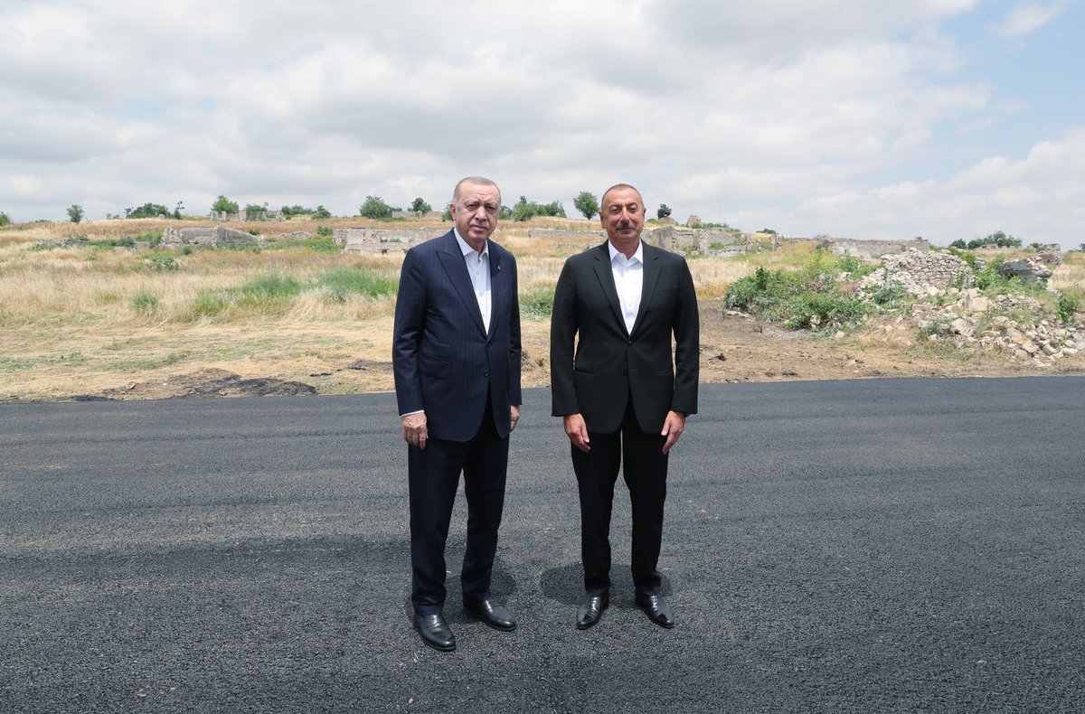 Akparti's tweet photo. Cumhurbaşkanımız Recep Tayyip Erdoğan, 28 yıl sonra Azerbaycan ordusu tarafından Ermenistan işgalinden kurtarılan Dağlık Karabağ'ın #Şuşa şehrine gitti. https://t.co/BdnwaxqILb