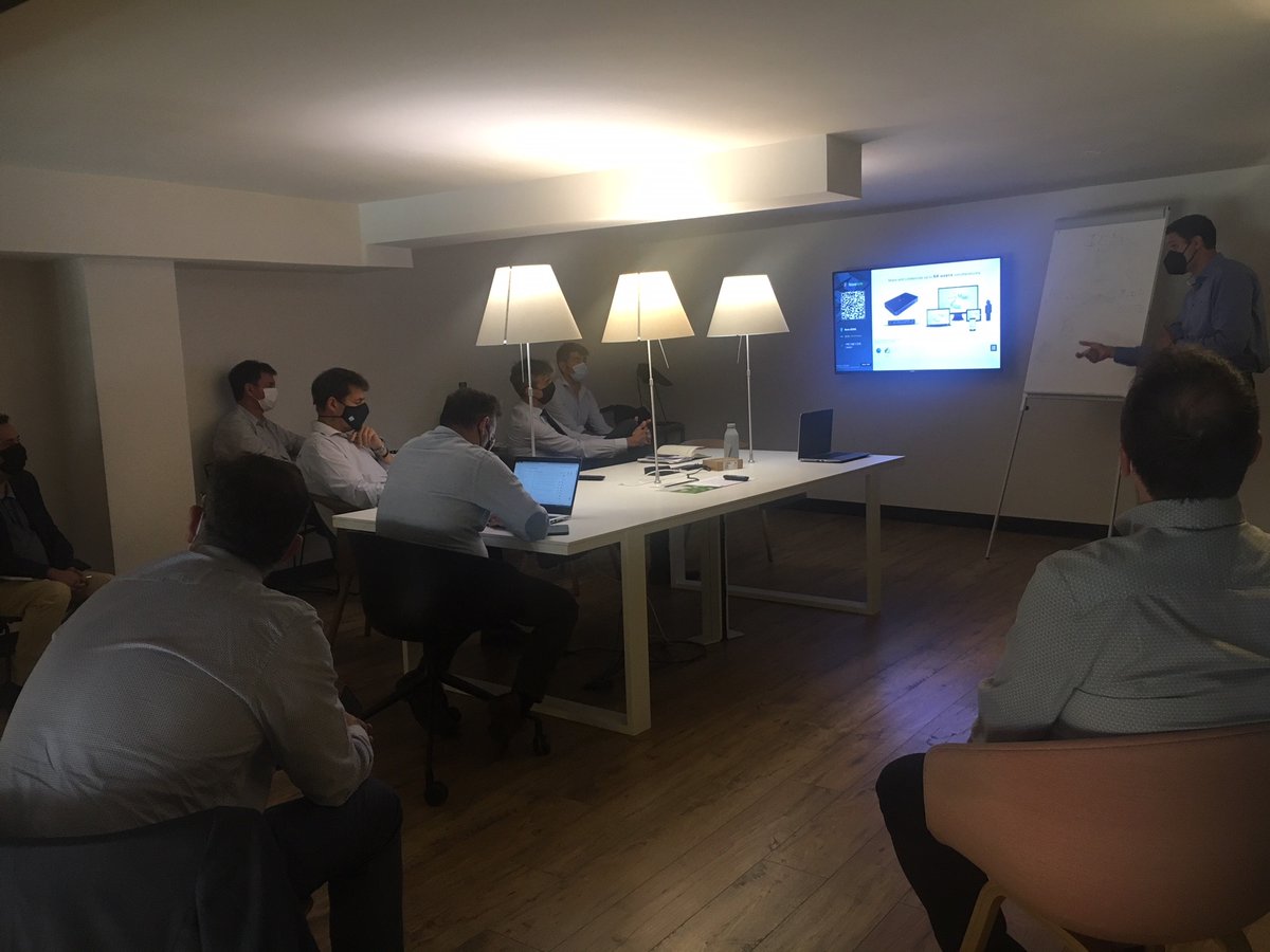 EmesaTic's tweet image. 🎓Hoy formación Interna de #SimpliVity @HPE_ES impartida por nuestro Business Manager Pablo Vila de HPE.
🔝Siempre al día para acelerar tu negocio y proyectos con agilidad. Opten una  infraestructura con gestión, optimización y reparación.