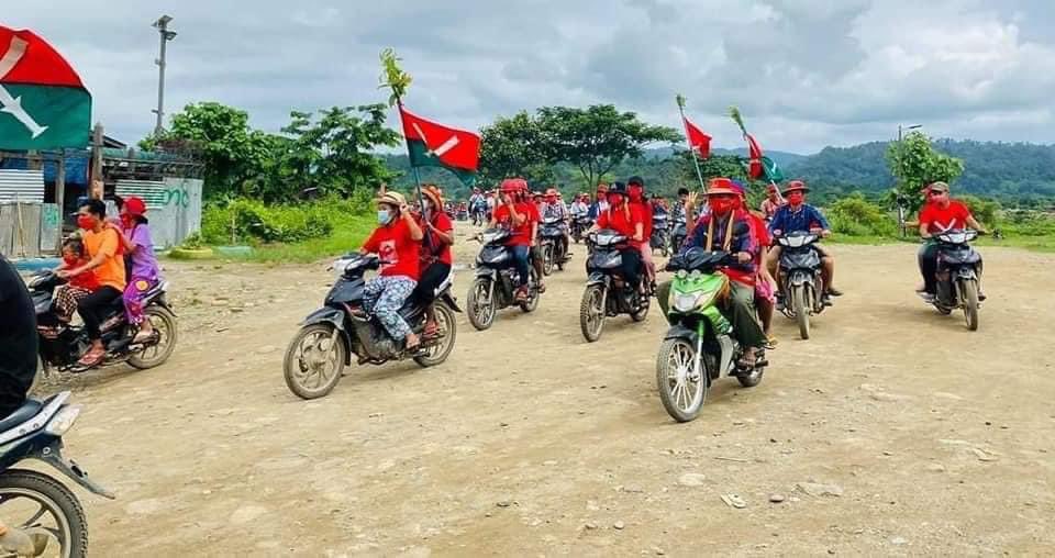 TostevinM's tweet photo. In rain or in sun, Myanmar’s protests against military rule go on #WhatsHappeningInMyanmar https://t.co/3HMTNOpBx5