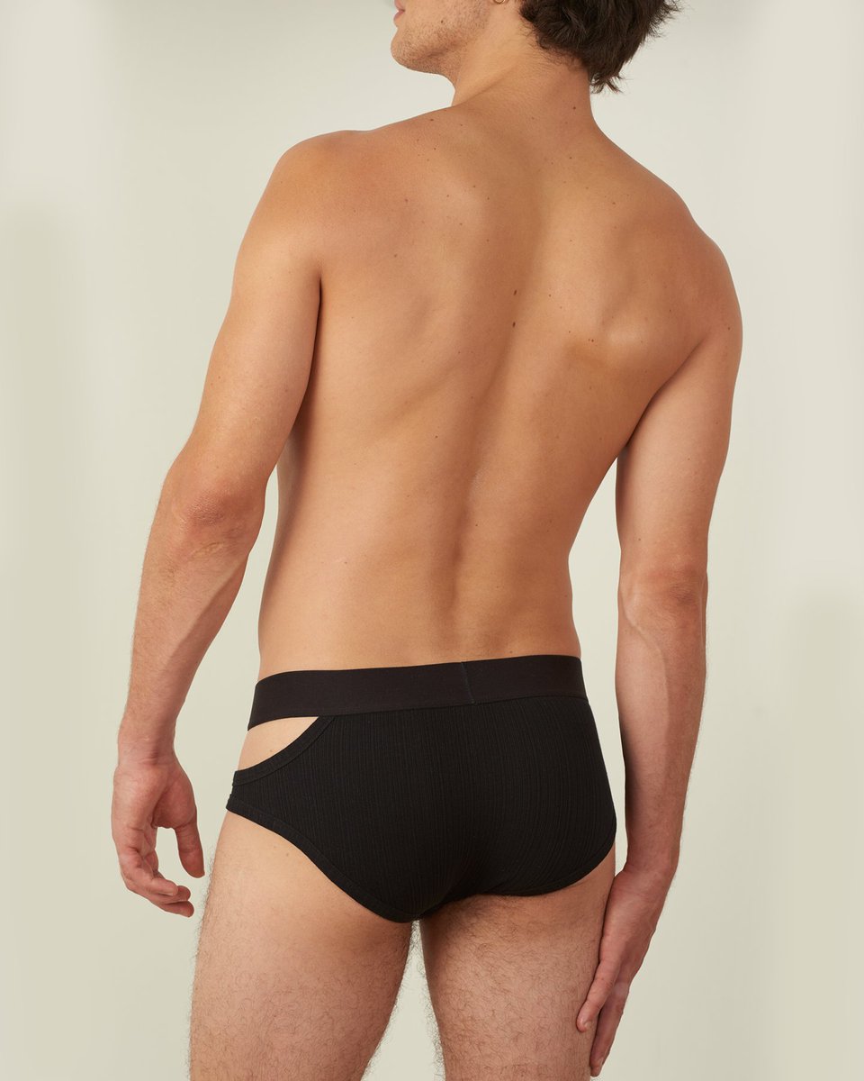 LGN unveils the brief, the first piece of its line of men's underwear. Faced with a strong demand for this product, the LGN team developed this model in France, with the best manufacturers.