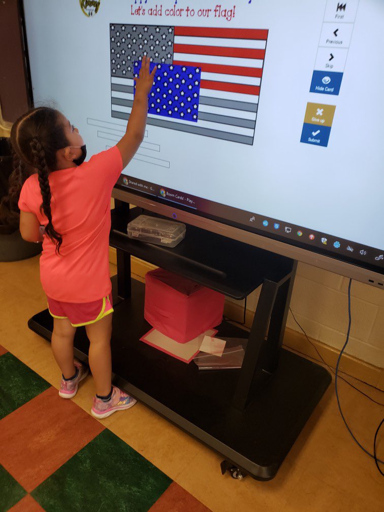 HTechcenter's tweet photo. Mrs. Campbell's Social Communications class celebrated Flag day by discussing the colors in our flag and building our own flags. Way to go #hempsteadheroes #FlagDay https://t.co/G3GoFvMniz