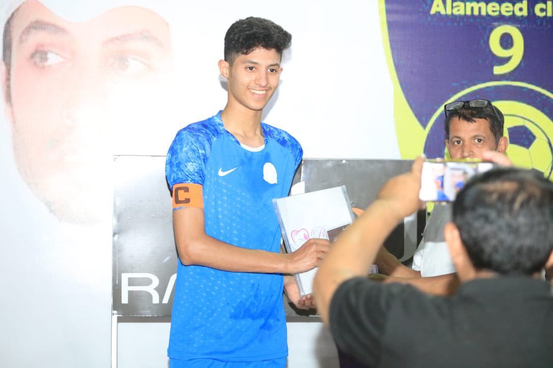 PhilosopherFT's tweet image. لعب الفريق اولى مبارياته في بطولة العميد أمام فريق الخليج ، وفي مباراة شهدت تنافس ومستوى عالي استطاع (عطاء الله) قائد الفريق بتسجيل هدف التقدم للفيلسوف و عاد الخليج وسجل هدف التعادل ، 
⭐️ حصل على نجومية المباراة: تركي حمدان
#الفيلسوف