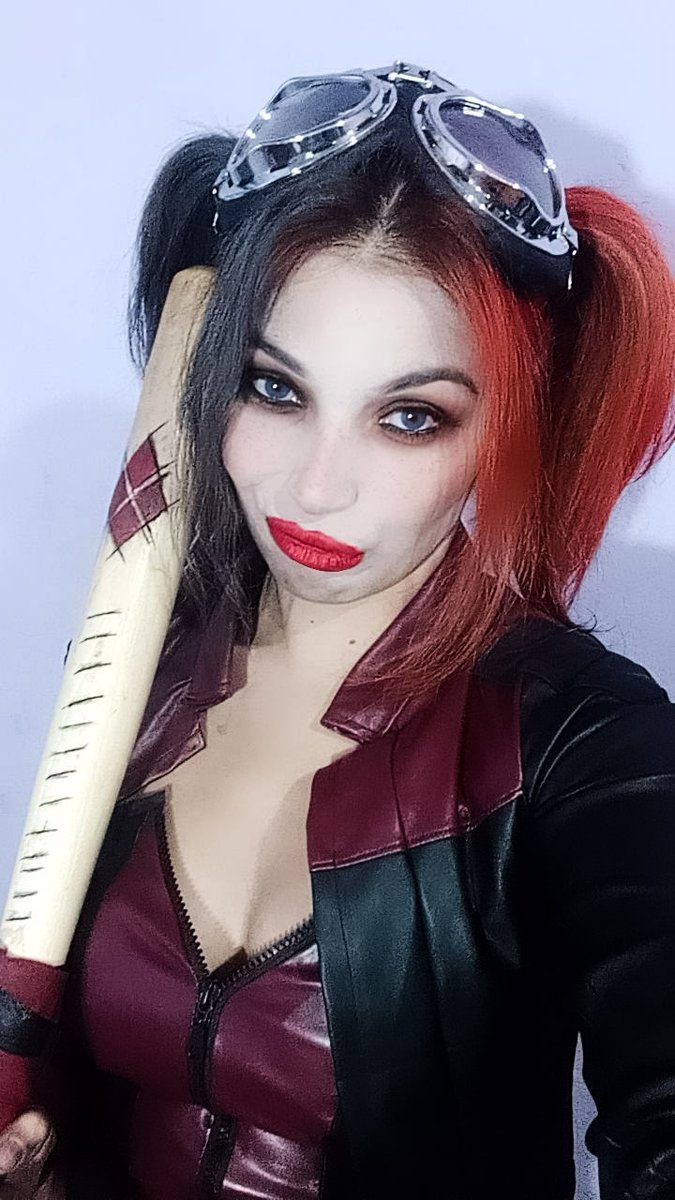 melhalvarenga's tweet photo. Si los héroes no tienen sexo oral, entonces seamos anti héroes. #HarleyQuinn #Catwoman #Batman #Batman #HarleyQuinnCosplay #Injustice2 #DCComics https://t.co/Q62TTS2DMs