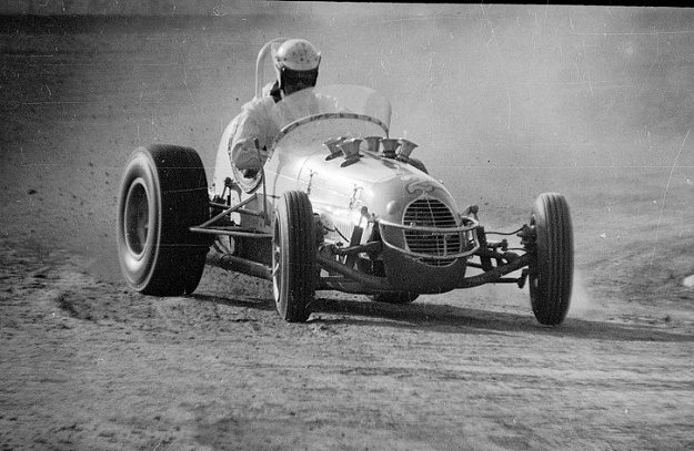 Larrys58thYrPIR's tweet image. A.J. in the TRACO Chevy #2
#TurnTwoTuesday
