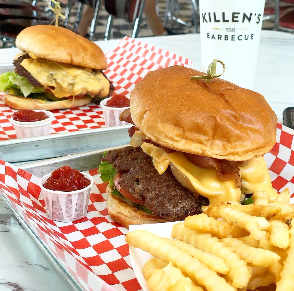 killensburgers's tweet photo. TWO-sdays are better at Killen’s Burgers! 🍔🍔 We are open for lunch at 11 am. (📷: @meeksmunchies) #killensburgers #cheeseburger #lunch #hamburger #pearlandfoodies https://t.co/3gfrkwzmKk